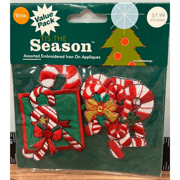 Assorted Embroidered Iron-On Christmas Appliques Value Pack AP12525-123 - Picture 2 of 3